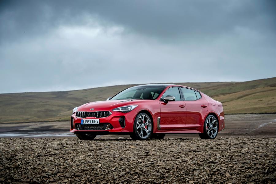  Kia Stinger GTS (CK) 2017 года  (UK) (фото 26 из 40)